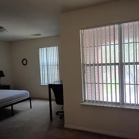 Quiet Rooms Accessible To Houston